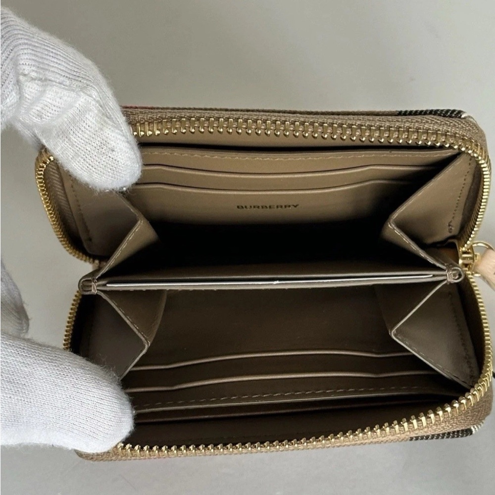 Burberry Brand New Zip Around Check Pale Cameo Wallet 80845271 Retail $480 - Picture 6 of 8